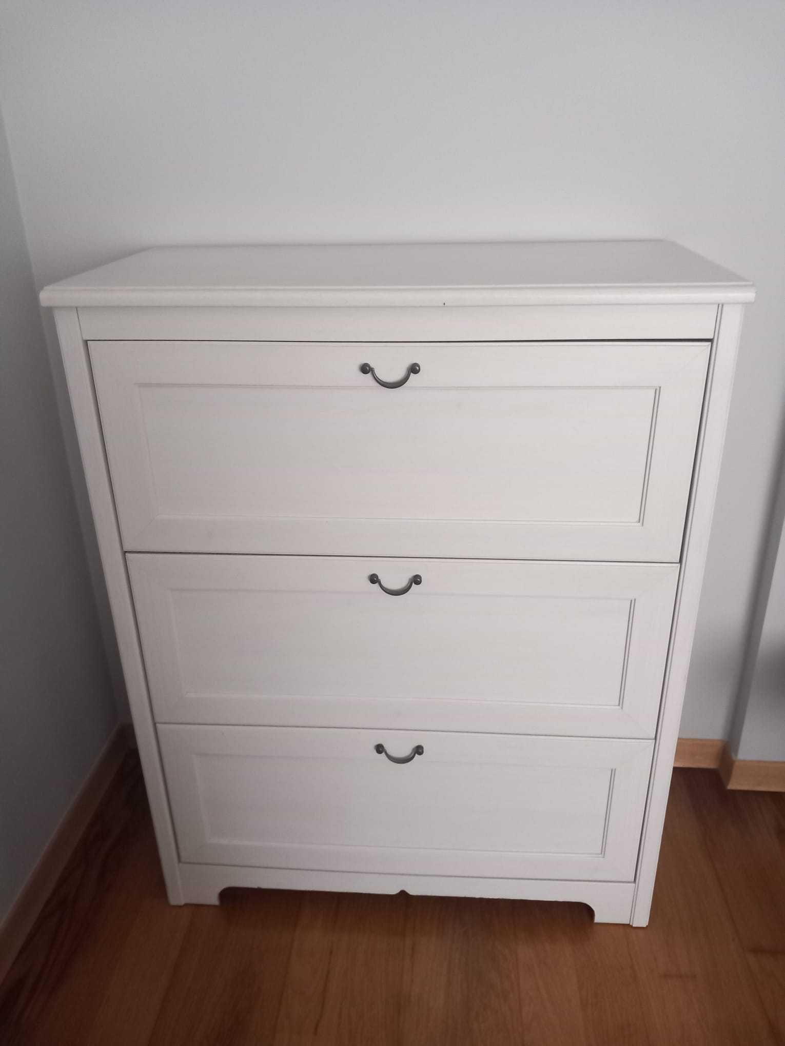 Cómoda IKEA usada – em ótimo estado
