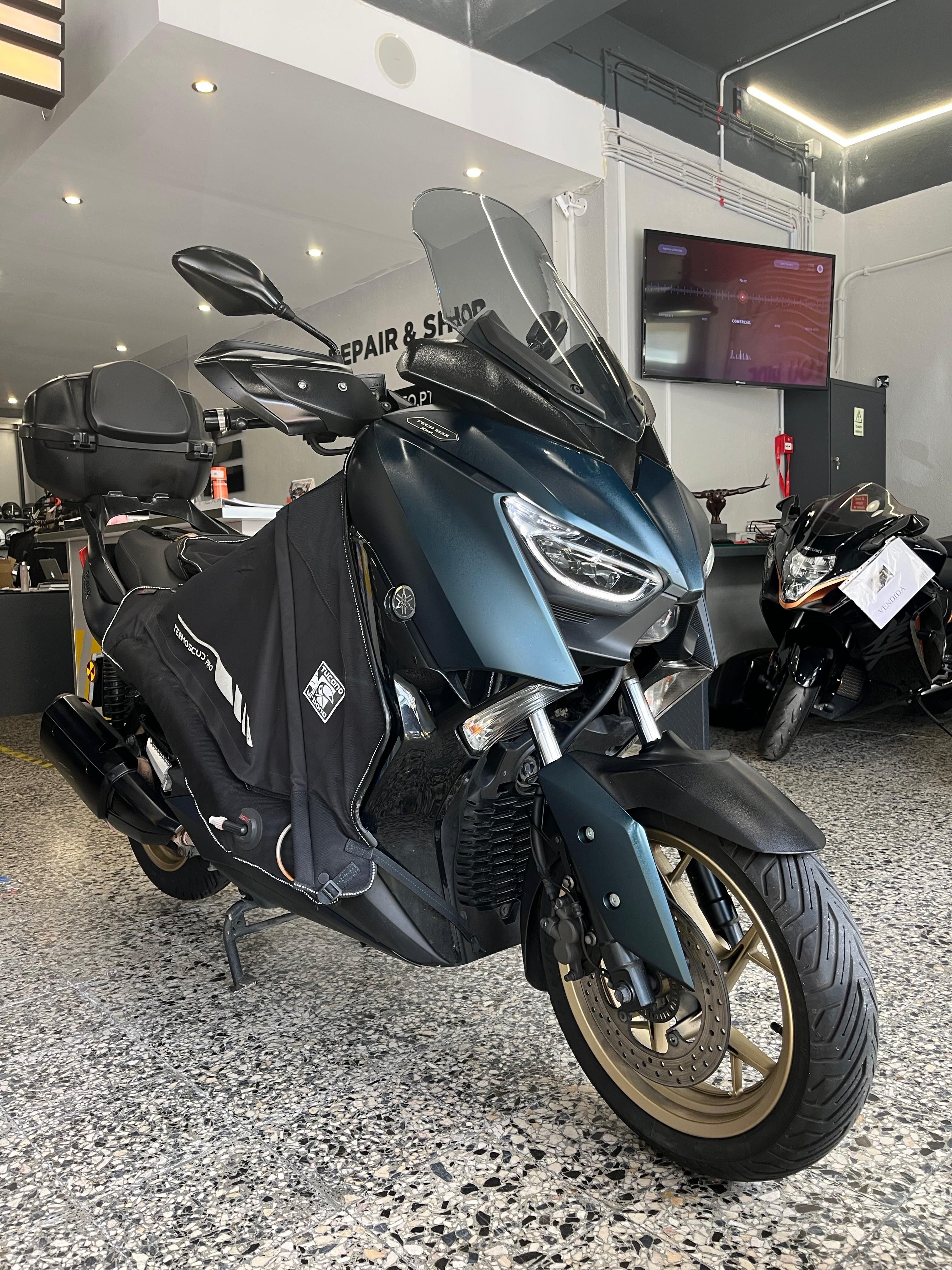 Yamaha X MAX de 2022 em Óptimo estado com Extras
