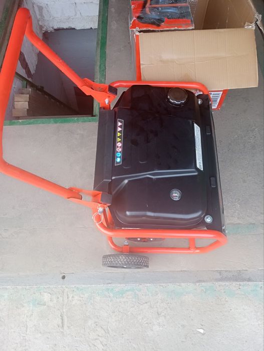 Бензиновий генератор Black+Decker BXGNP3000E 2600/3000 W