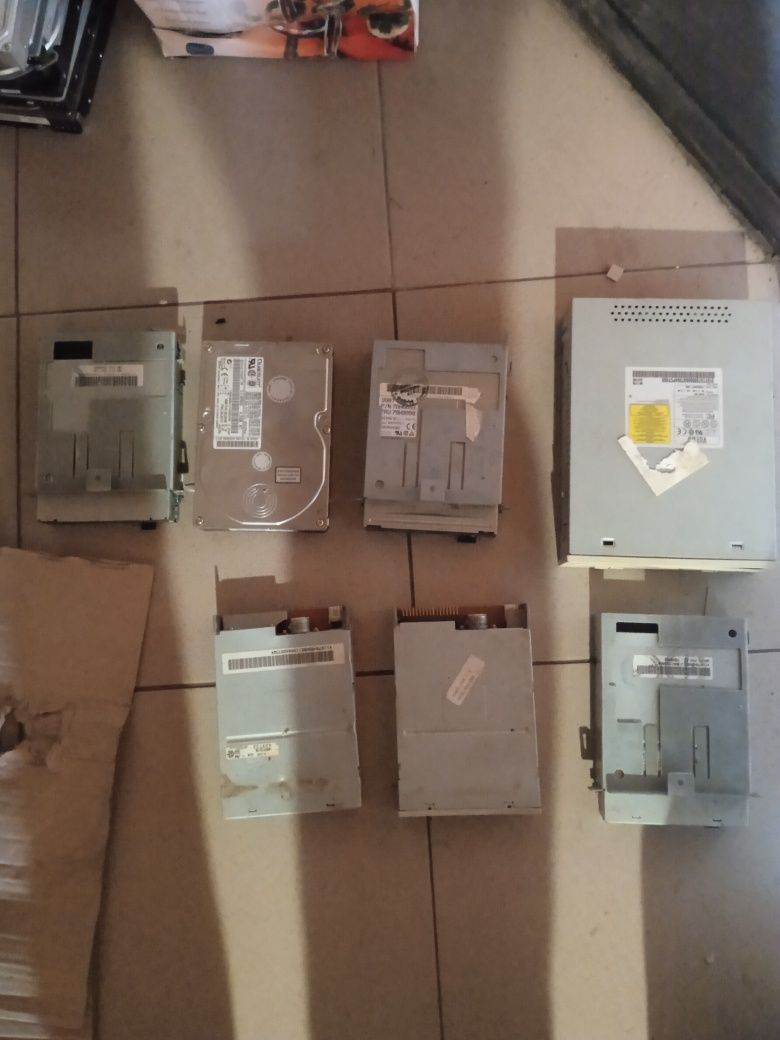 память ОЗУ,платы ,cdrom,hdd,дисковод,