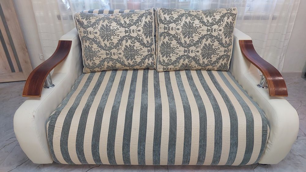 Продам  диван в б/у