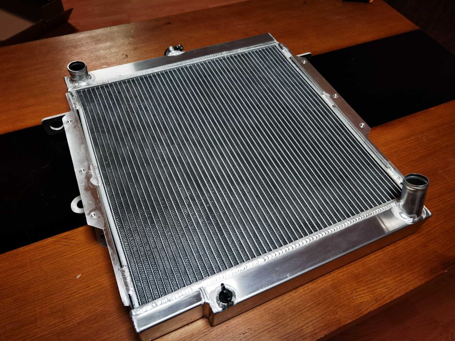Radiador Toyota Land Cruiser HZJ75 - Alumínio Alta Performance