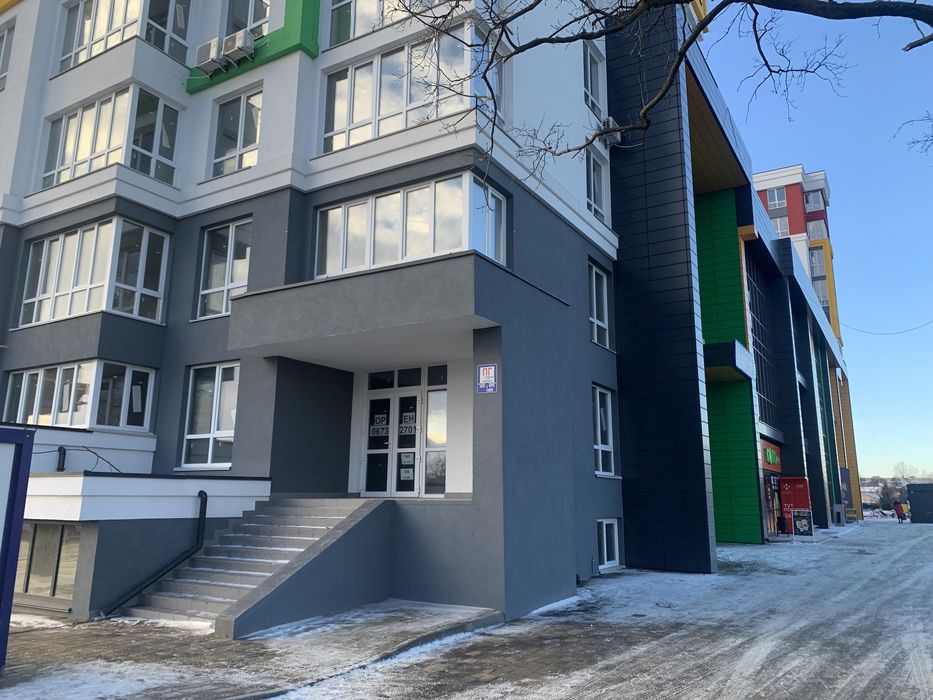 Оренда нж Піонерський квартал Чабани 145кв,м фасад