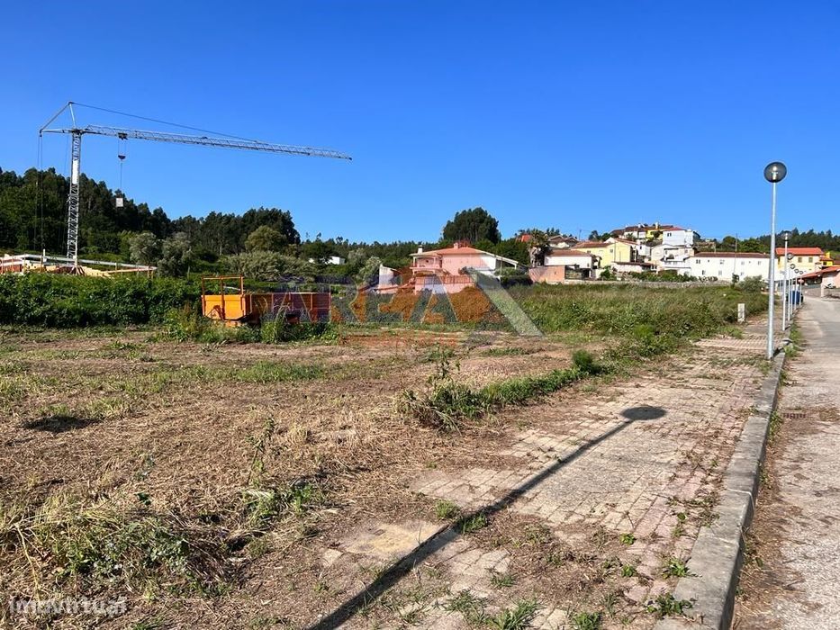 Lotes de terreno, para construção de moradias isoladas. Áreas entre...