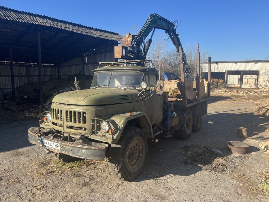 ЗІЛ 131 лісовоз в гарному стані.