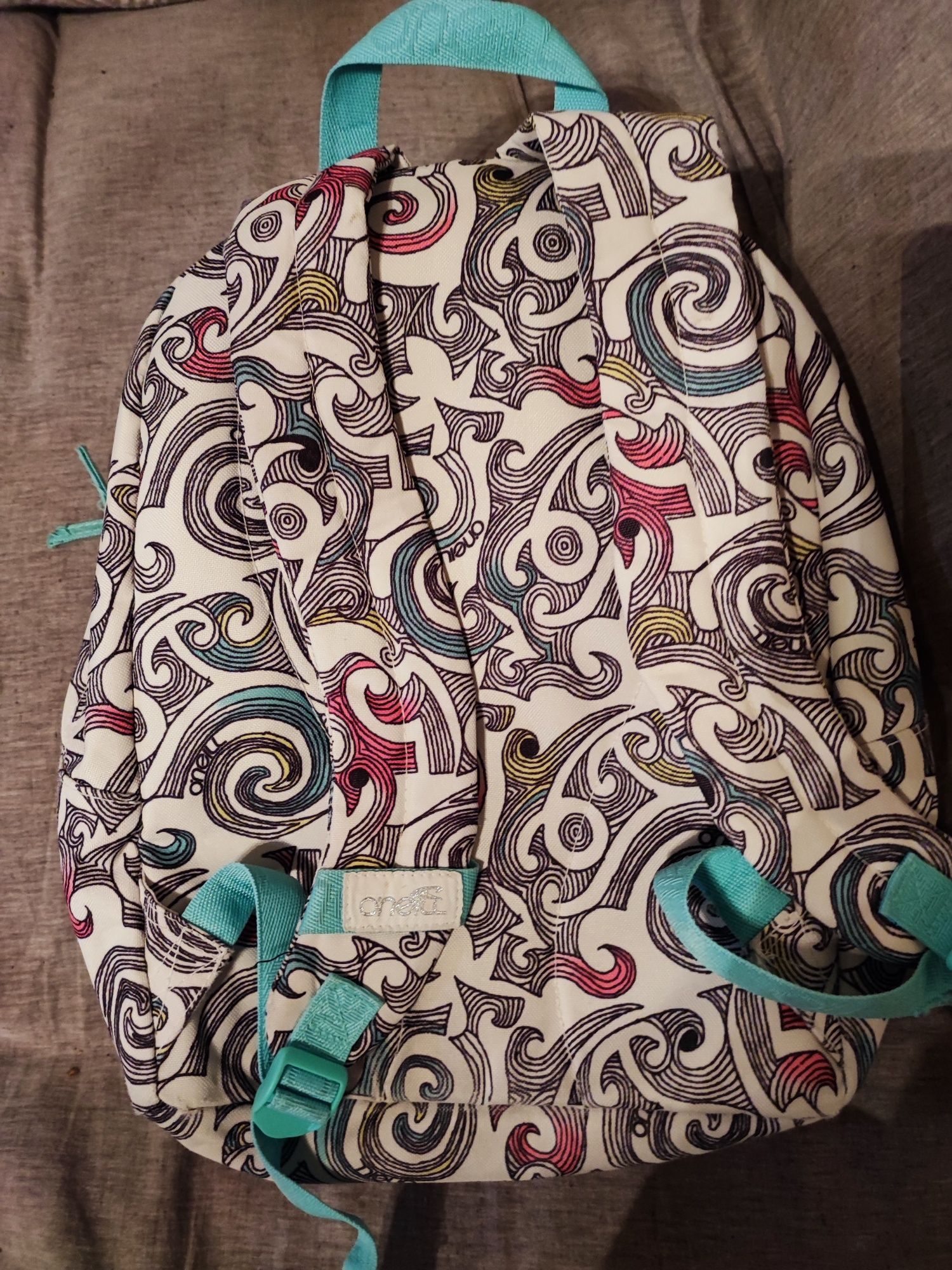 Mochila espaçosa Oneil