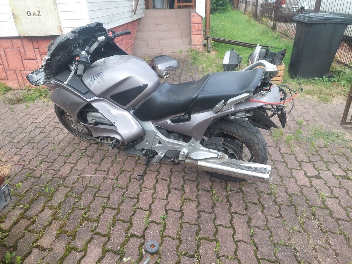 Honda st 1300 Pan european uszkodzona