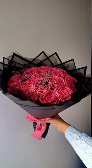 Kwiaty 18 roz ze wstazki