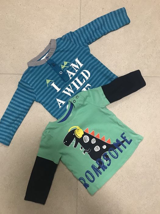 Zestaw dwóch koszulek chłopięcych z długim rękawem. Rozm 74