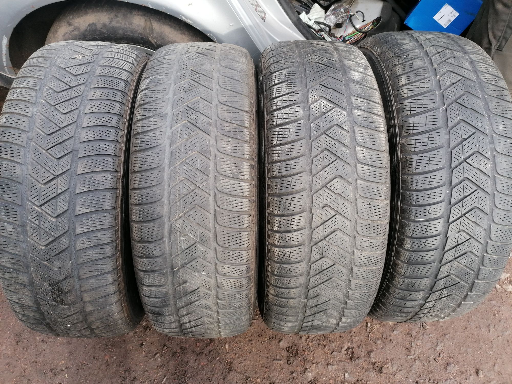 Pirelli 235 65 R17