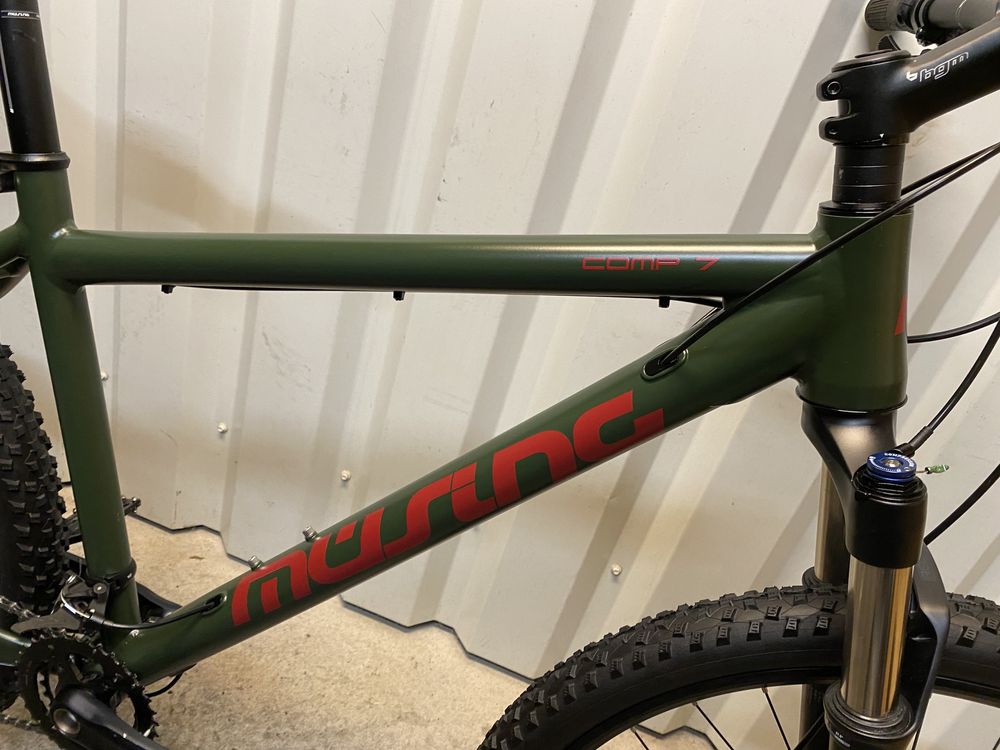 Стан нового Гарний колір гірський велосипед Müsing Comp 7 Rock Shox
