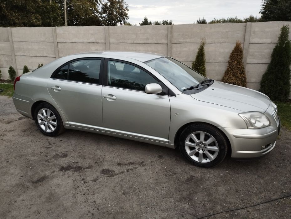 Toyota Avensis 1.8 Benzyna Salon Polska