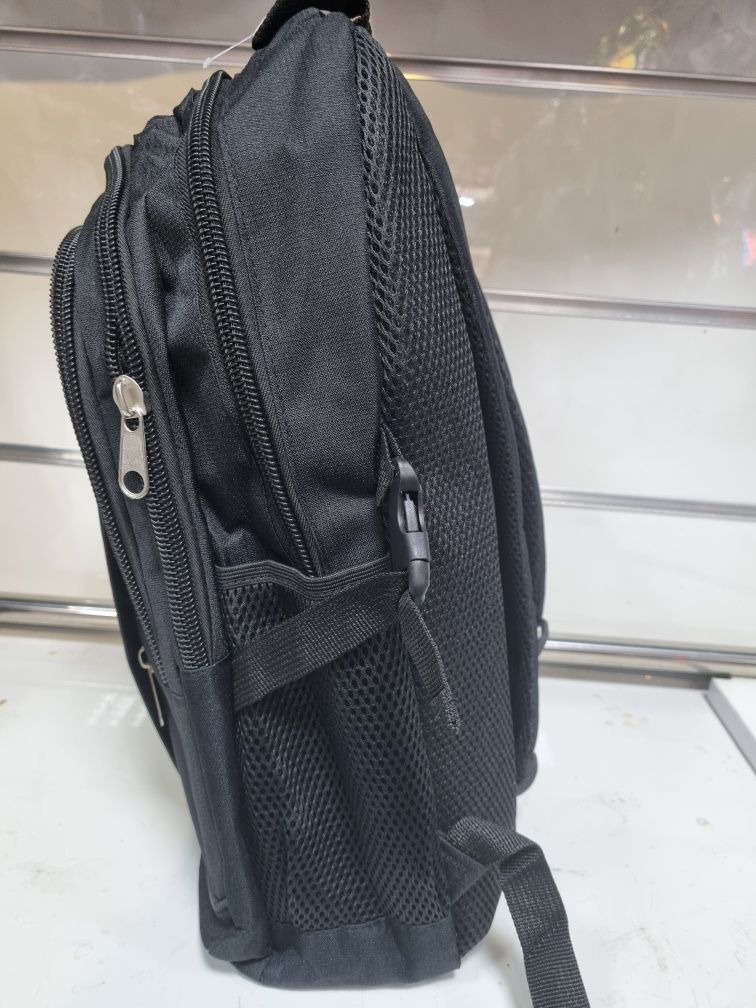 Czarny plecak nowy