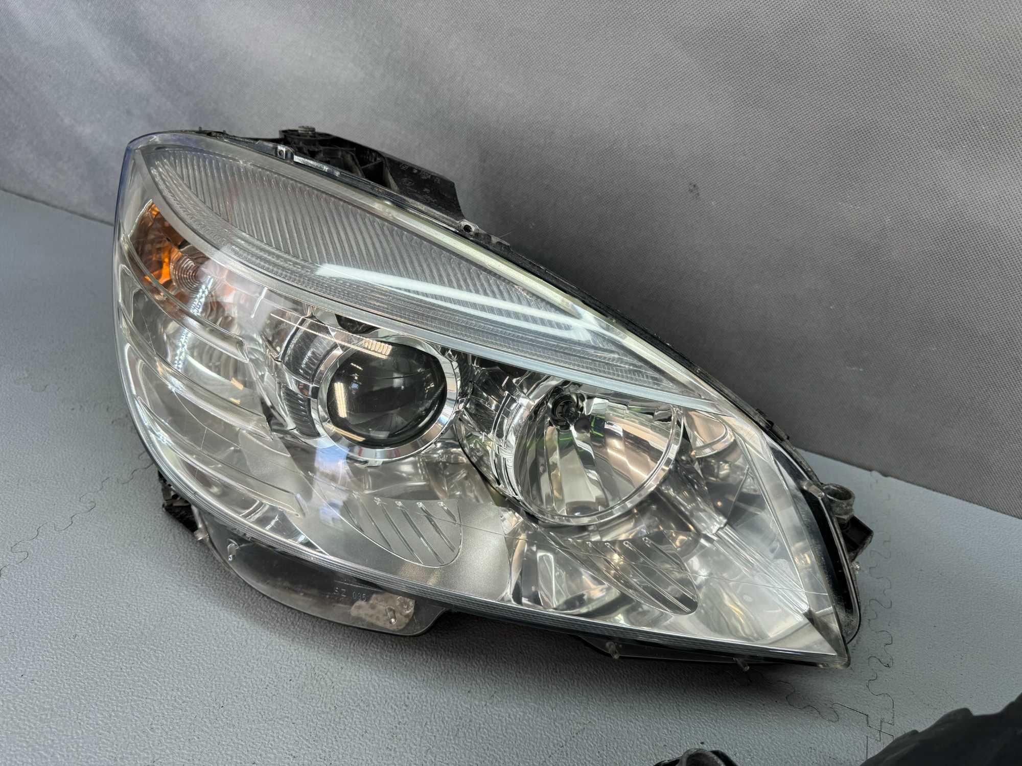 Mercedes C W204 Lampy Przód Przednie Komplet Lewa + Prawa H7 Europa