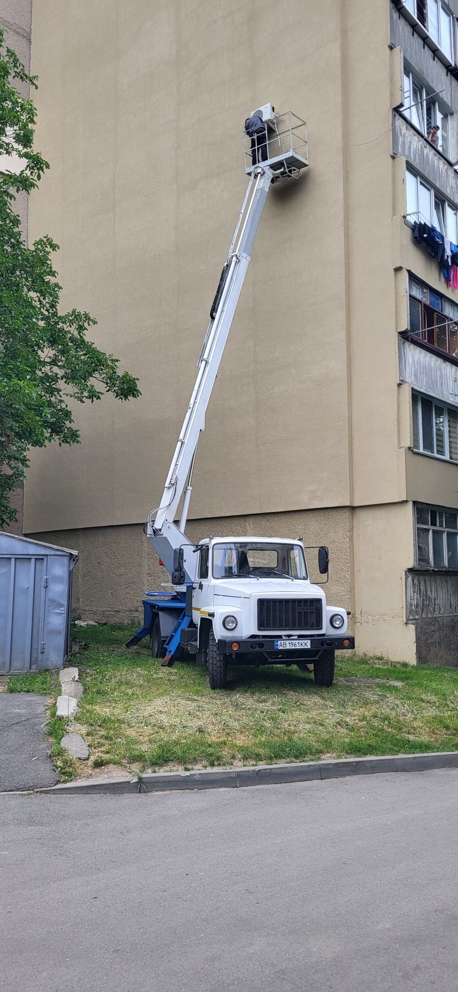 Автовишки ВС22 і АП17 оренда