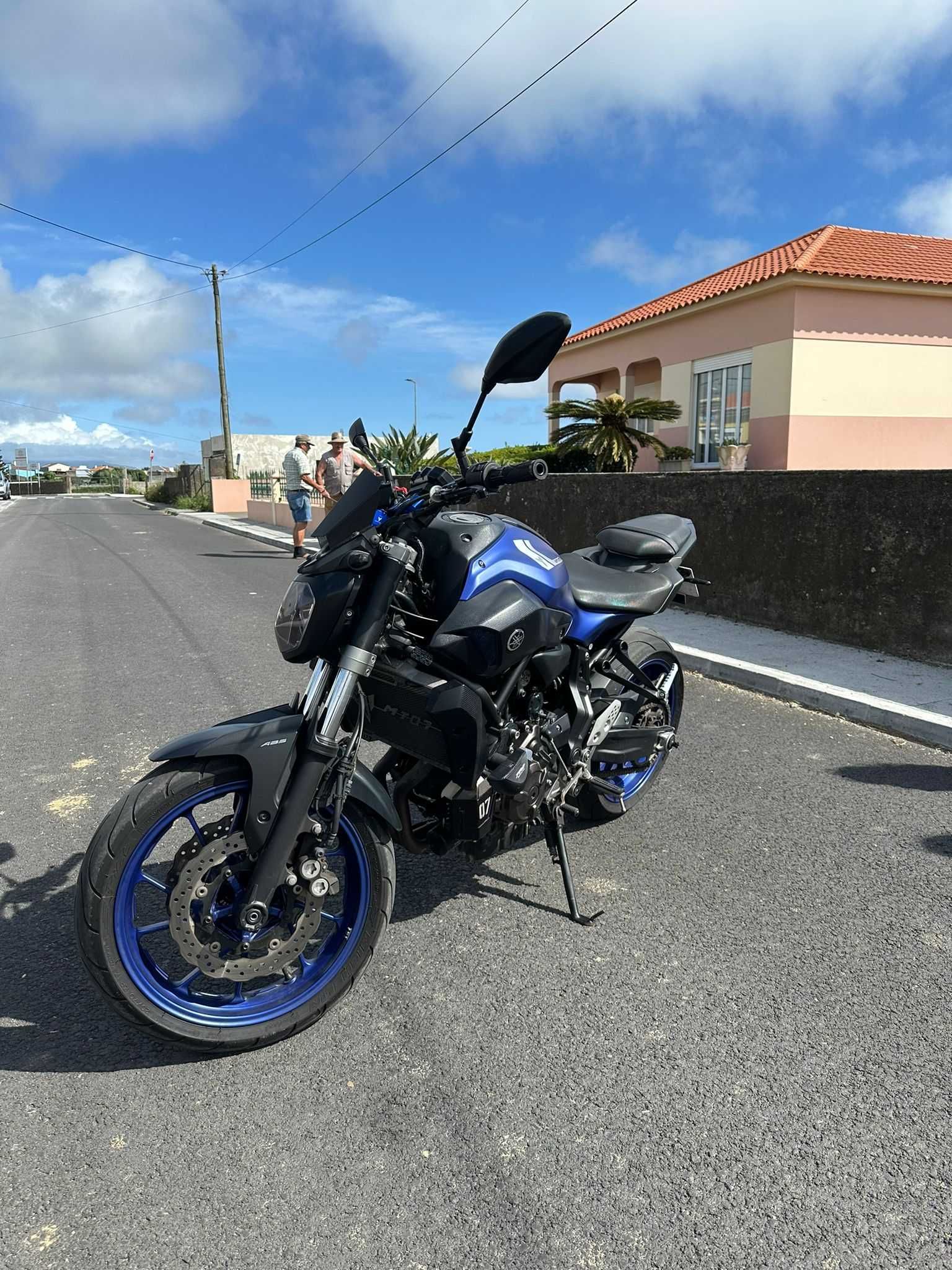 Vendo Mt 07 55w nova