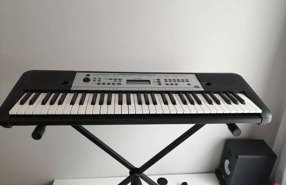 Keyboard Yamaha 5 oktaw ze statywem AUX pełnowymiarowa