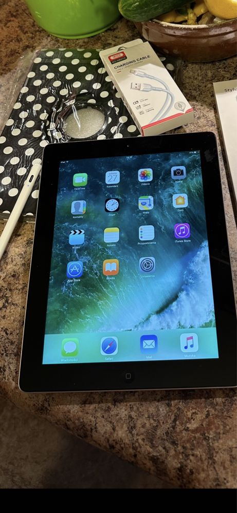 Tablet iPad Apple Retina + nowy rysik + nowy kabel - cały zestaw