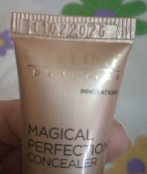 Консилер Eveline Cosmetics Magical Perfection Concealer