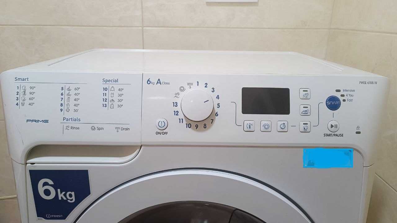 Пральна машина Indesit PWSE 6108 W