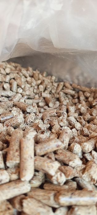 Наповнювач. Наповнювач для котячого туалету .. Гранули