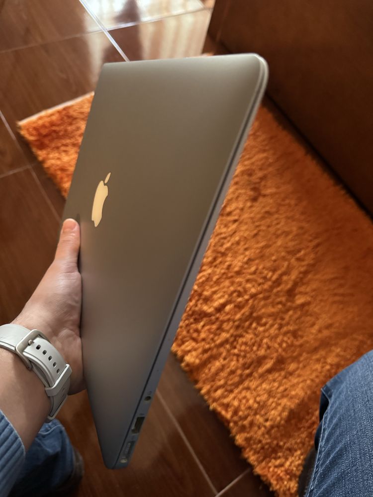 Macbook Intel Core I5 mid 2013