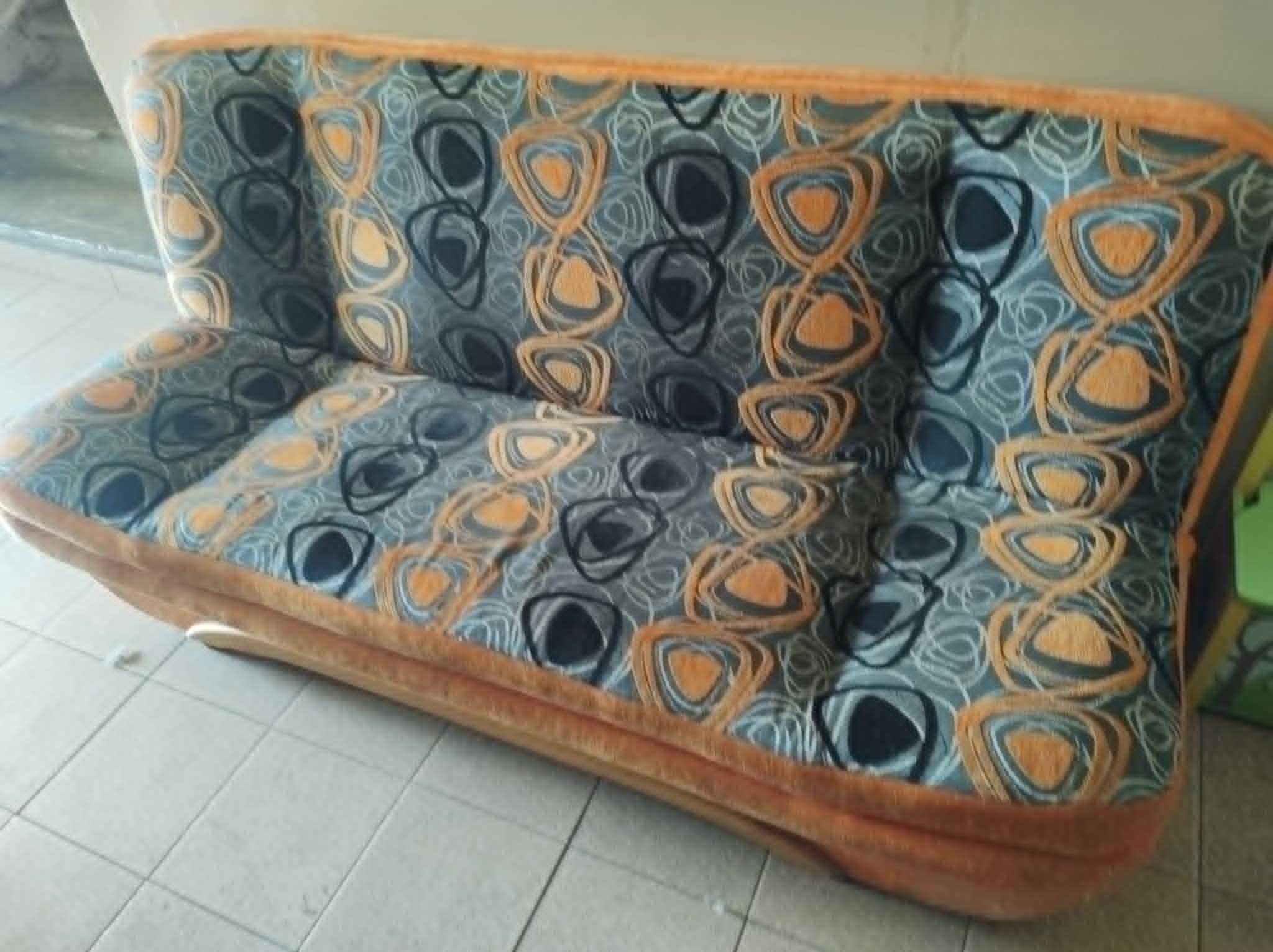 Oddam kanapę ,wersalkę