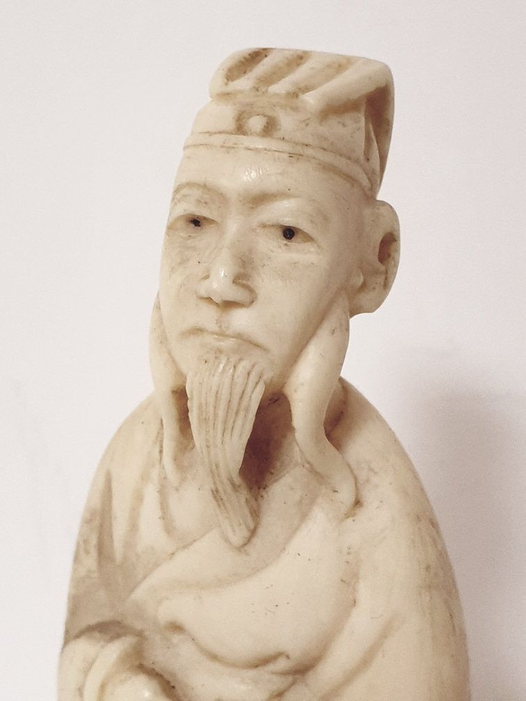 Escultura asiática de um Homem Sábio precioso do periodo Meiji