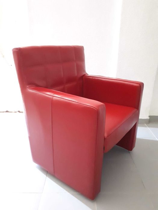 Maple/cadeirão com braços, pele