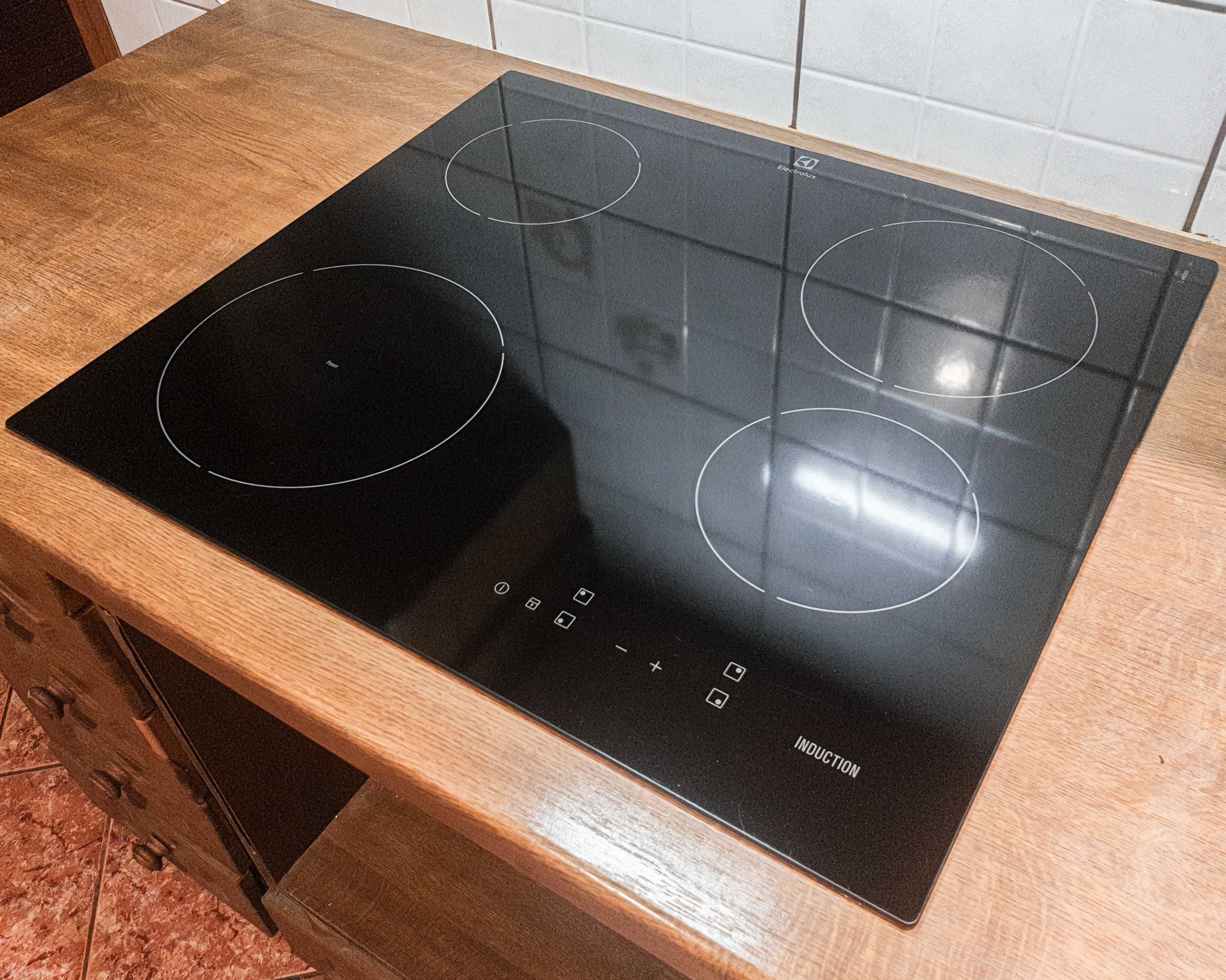 Płyta indukcyjna do zabudowy Electrolux Induction 300 EHH6240ISK