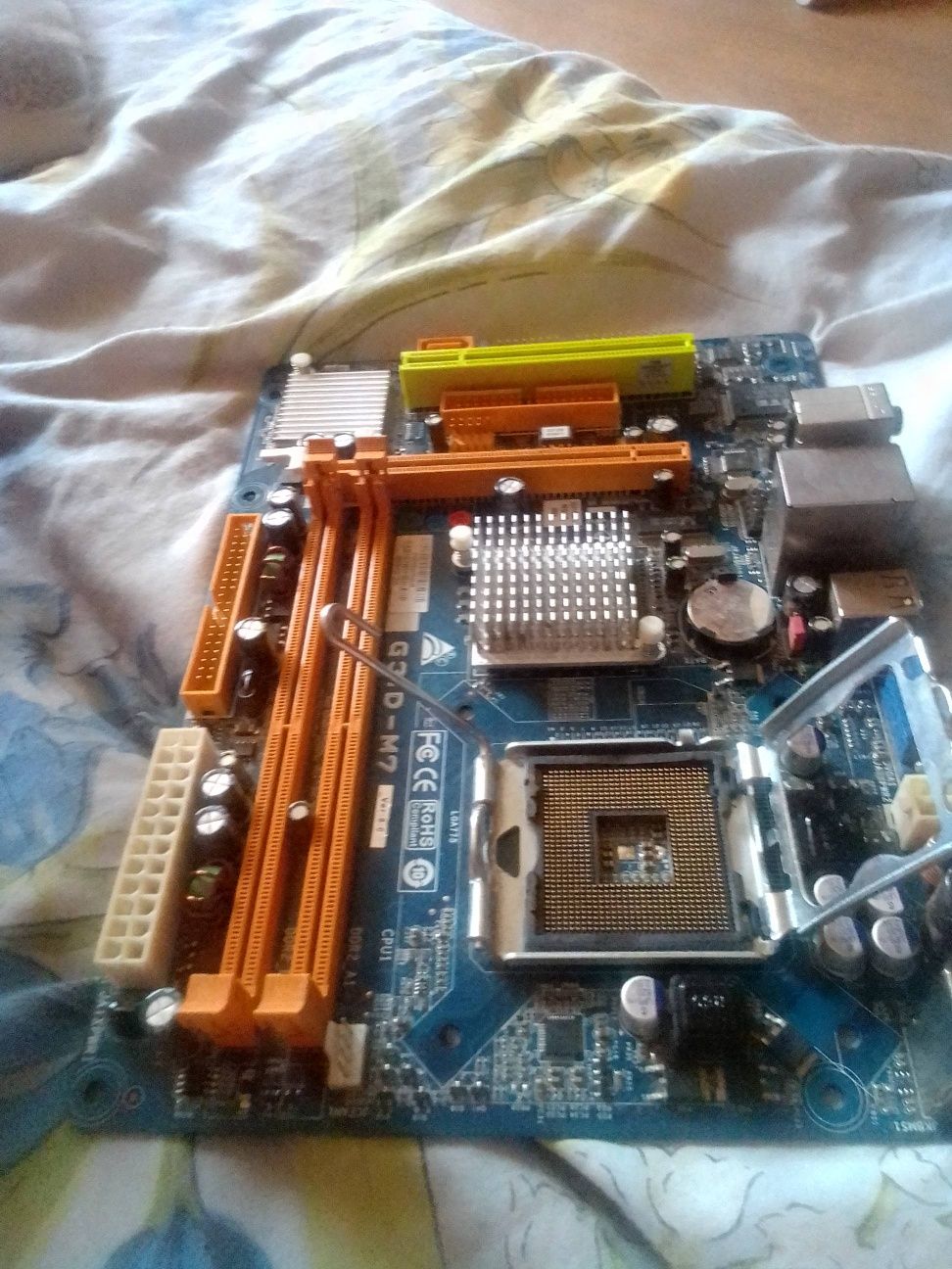 материнка biostat G3 + проц