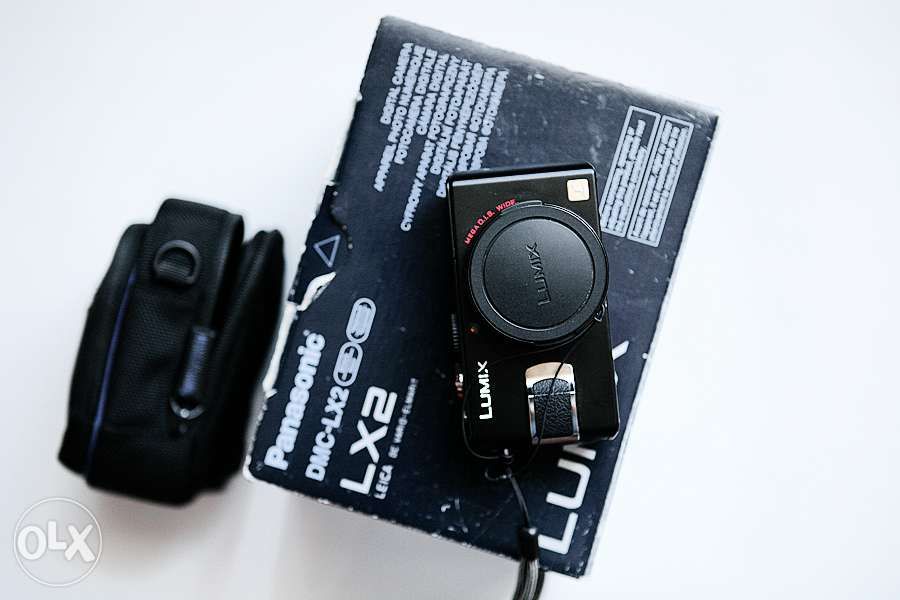 продам дизайнерский и высокотехнологичный фотоаппарат Panasonic LX-2
