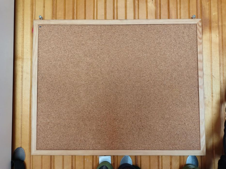 Pilna sprzedam tablicę korkową