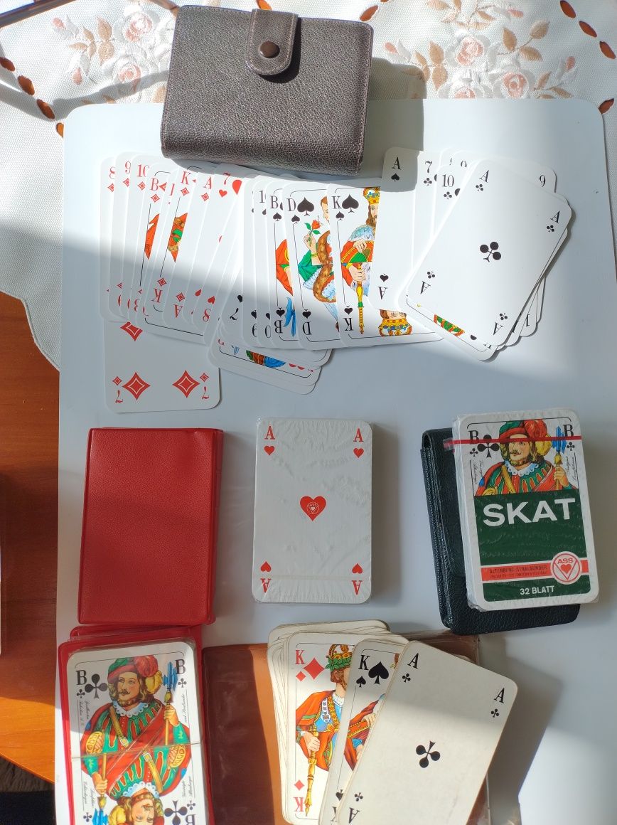 Karty do gry w skata i brydża