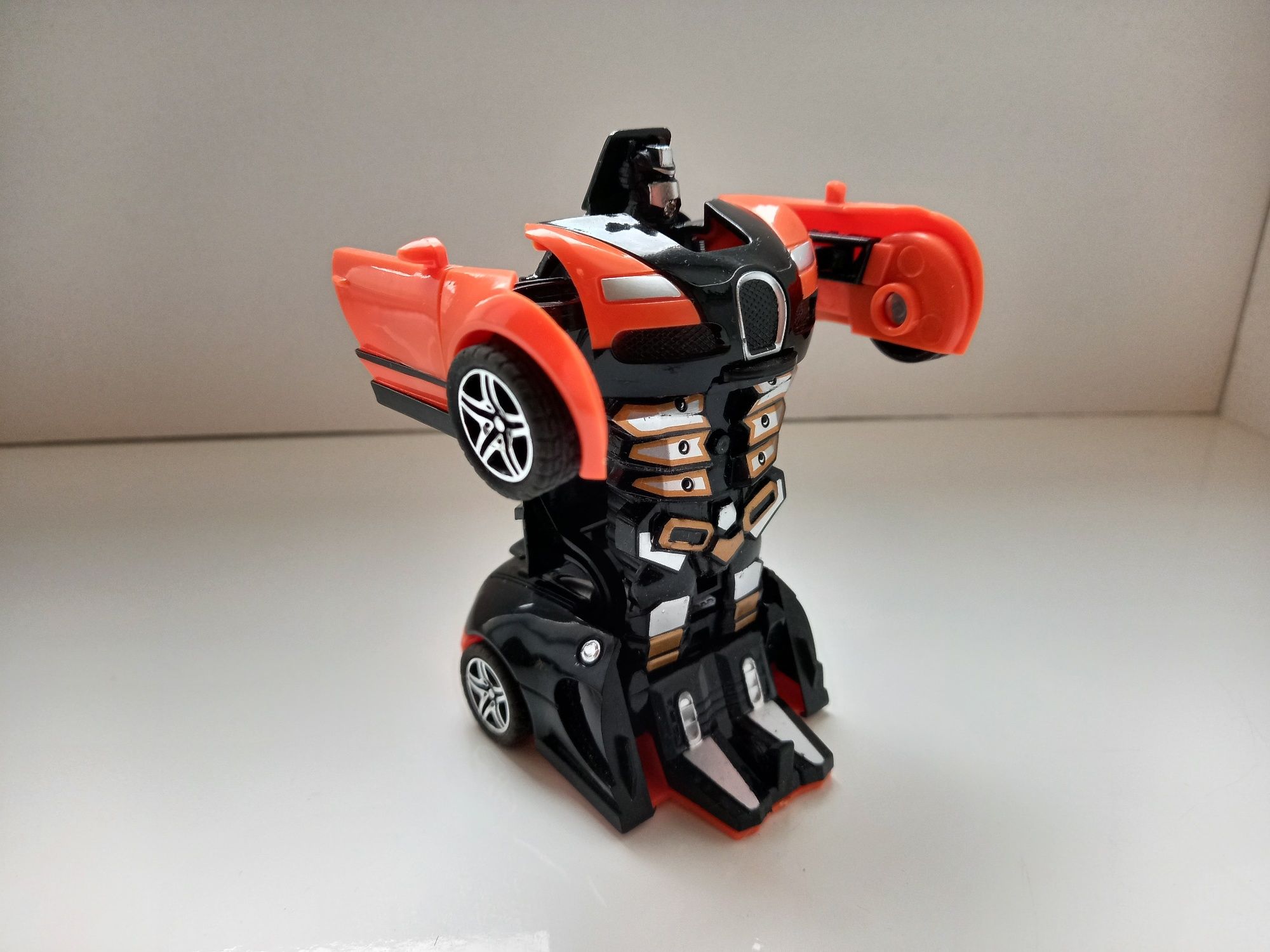 Машинка трансформер Bugatti инерционная машинка игрушечная