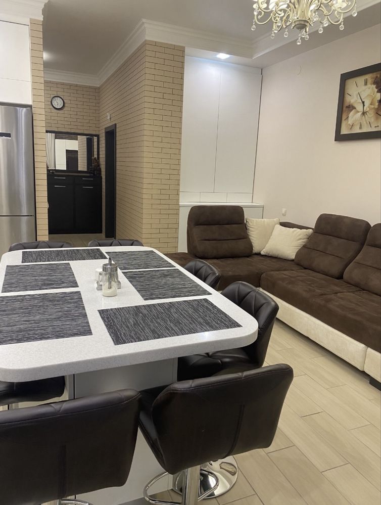 Власник. Продам 3-кімнатну квартиру по пр. Металургів 8А (ЖК Палладіо)
