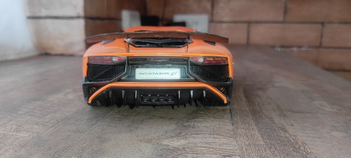 Lamborghini Aventador SV 1/18 Kyosho