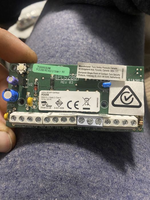 Расширитель ВЫХОДОВ охранной централи DSC PC5208