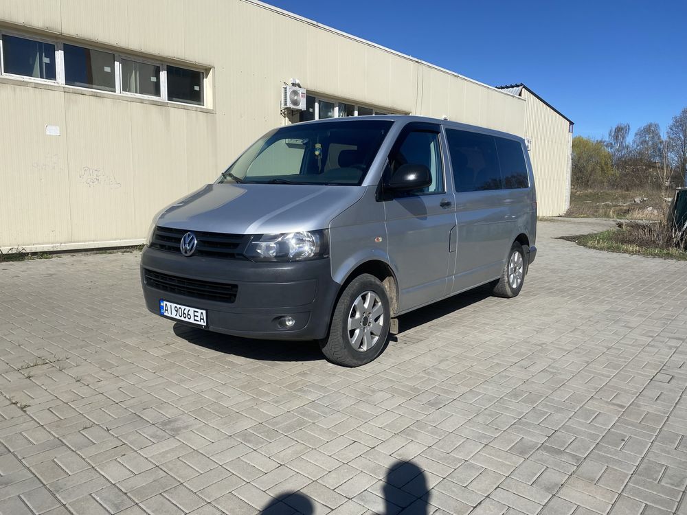 Volkswagen T5 пасажир