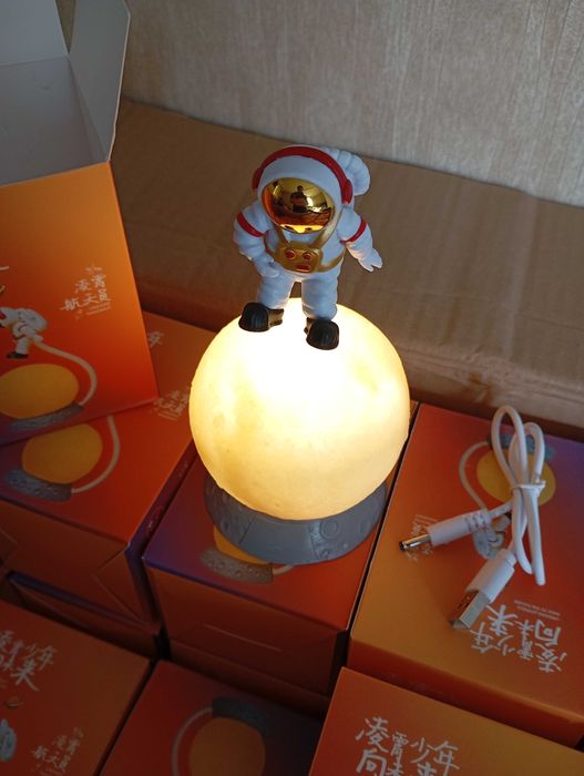 Космонавт ночник светильник подсветка