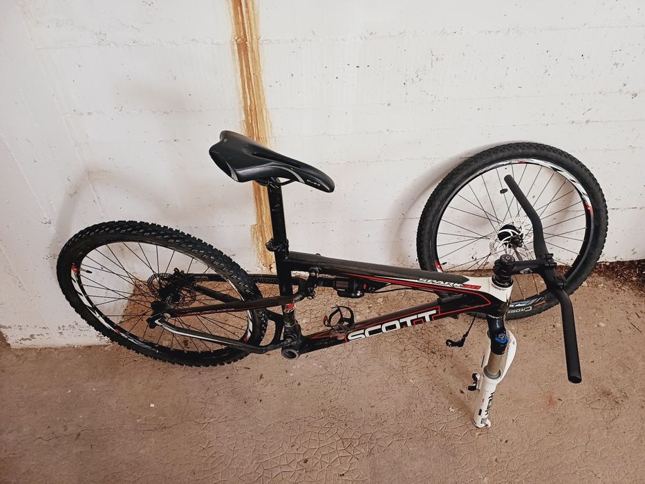 Bicicleta BTT SCOTT Voltage e oferta  de  mais  duas rodas de substitu