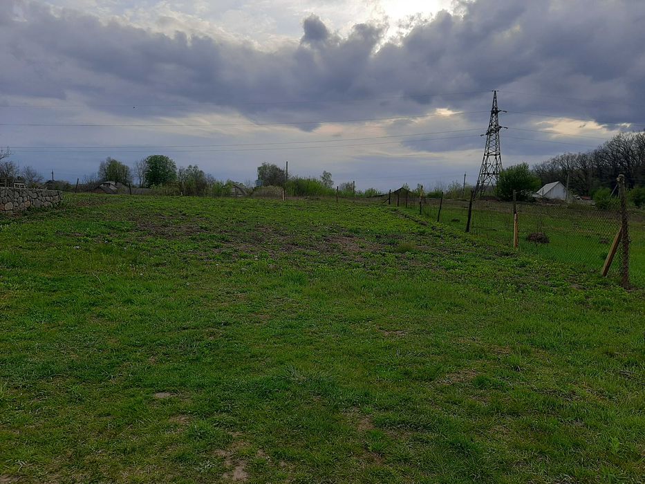 Дві земельні ділянки