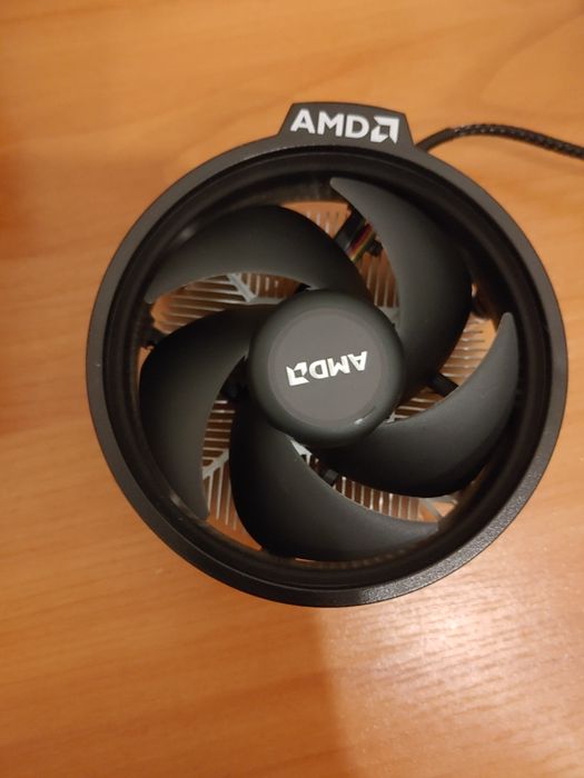 Процесор AMD Ryzen 3 3100 з кулером (на гарантії)