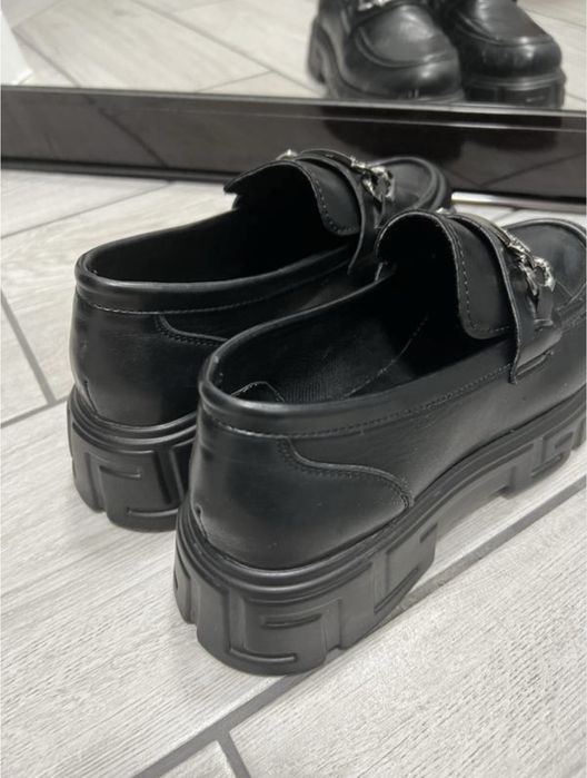 Лофери жіночі чорні