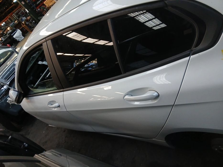 Porta trás esquerda BMW 1 (F40)