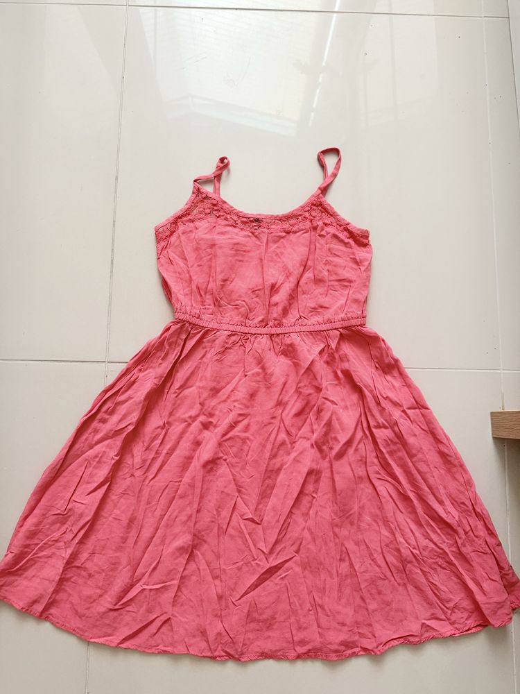 Sukienka H&M różowa na ramiączkach rozmiar M rozkloszowana