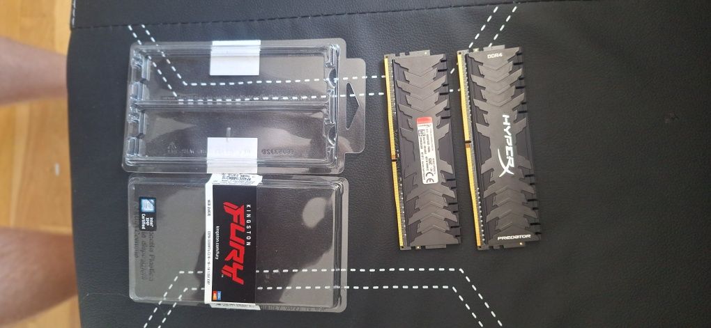 Pamięć RAM 2x8GB DDR4 3200mHz HyperX Predator

Sprzedam zestaw pamięci