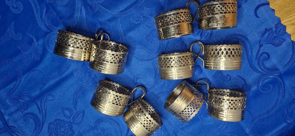Na sprzedaż: Zestaw metalowych uchwytów do szklanek (koszyczki)