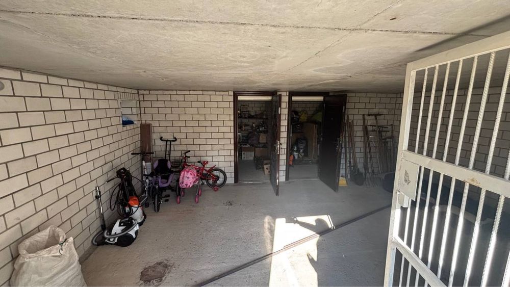 Будинок з садом + город