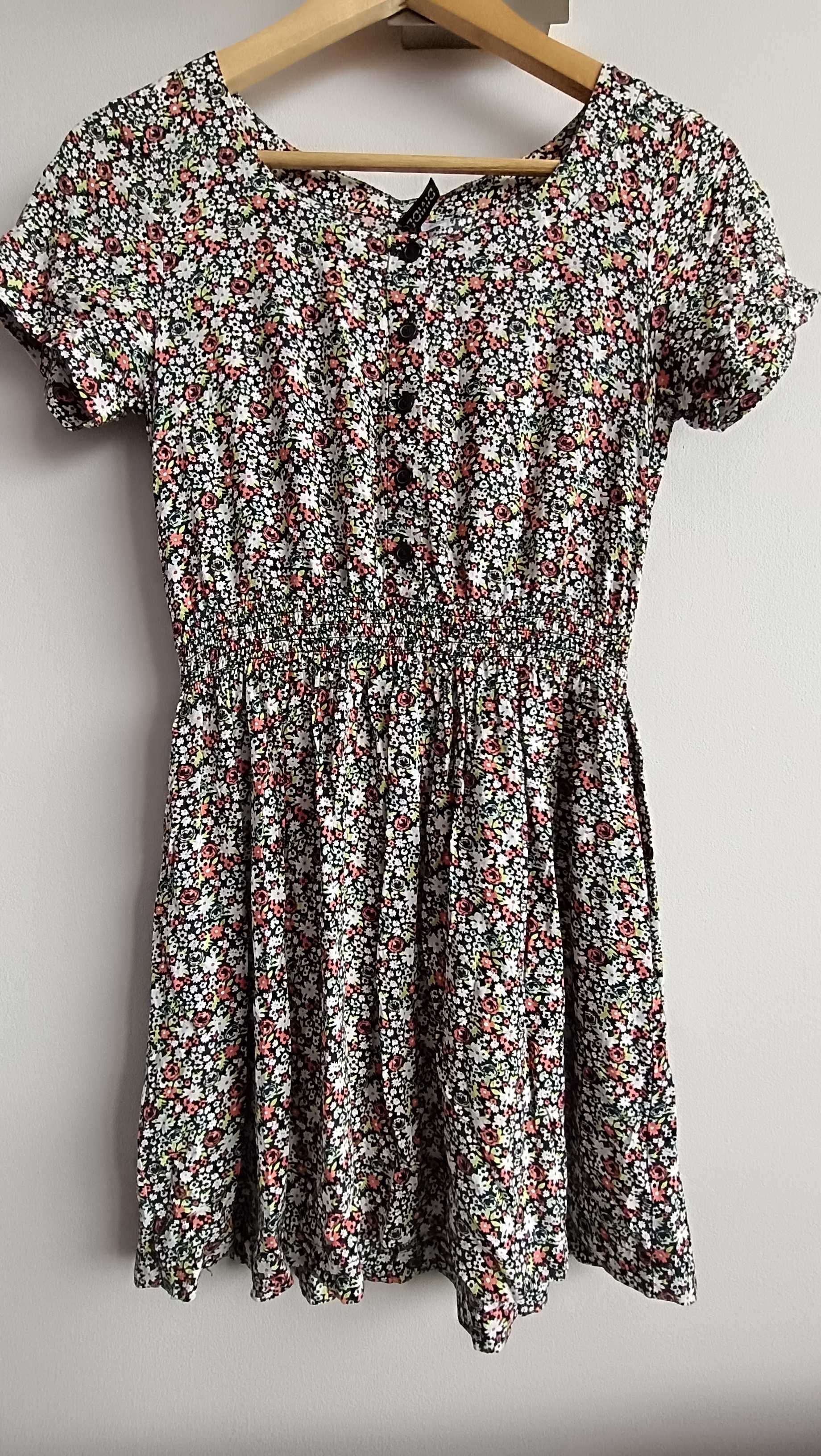 Sukienka w kwiatki H&M